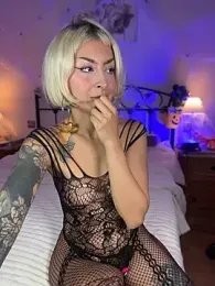 Cinamoonn webcam model stream image