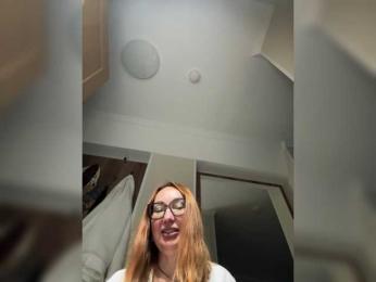 Pink-Lips webcam model stream image