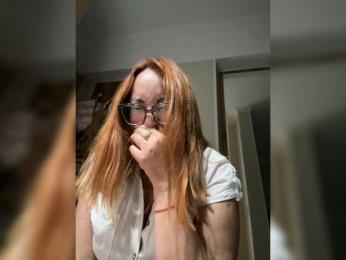Pink-Lips webcam model stream image
