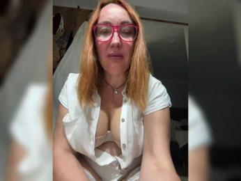 Pink-Lips webcam model stream image