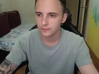 golden_boyyy21 webcam model stream image