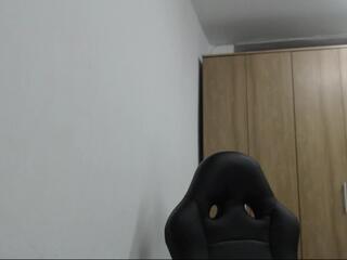 Roxana Mature webcam model stream image