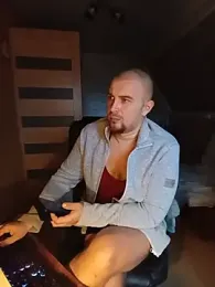 Foxyshaved webcam stripchat model stream image