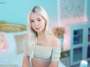 Amoramias webcam model stream image