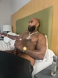 QHefner52 webcam model stream image