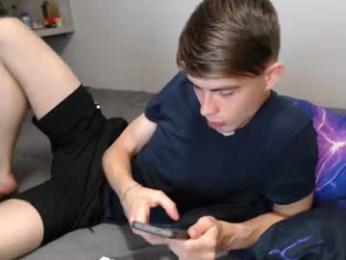 cute_oliver webcam model stream image
