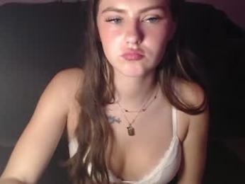 sarahxaoliver1 webcam chaturbate model stream image
