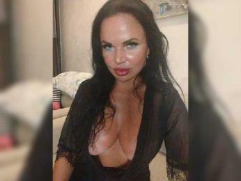 Kirakedi webcam model stream image