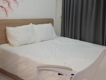 luna_yung webcam model stream image