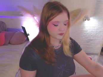CrazyWine webcam model stream image