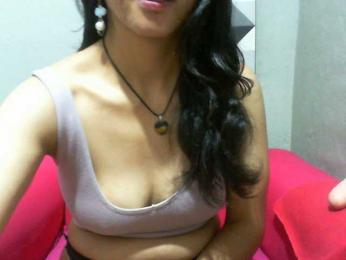 Lysah webcam model stream image