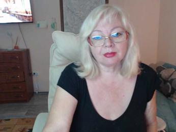 EvelynLoveShy webcam model stream image