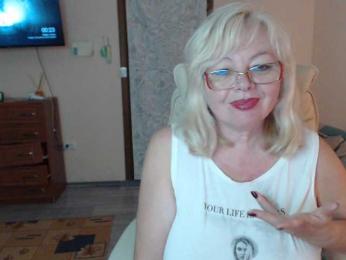EvelynLoveShy webcam model stream image