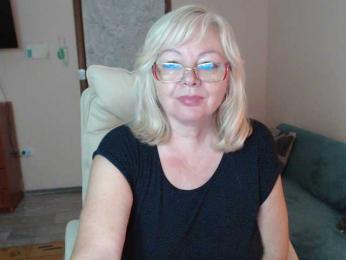 EvelynLoveShy webcam model stream image