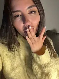 sukhakunis1 webcam model stream image