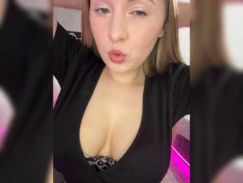 AlinaRay webcam model stream image