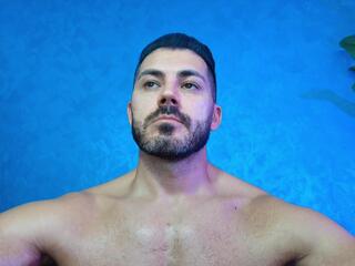 Cutler Q webcam flirt4free model stream image