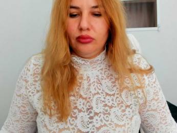 AvaQueen webcam model stream image
