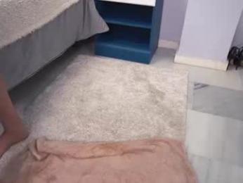 new_dee webcam model stream image