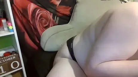 AverageRose webcam model stream image