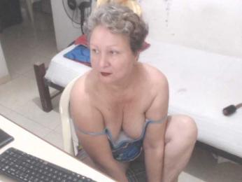 LADYQUEEN520 webcam model stream image
