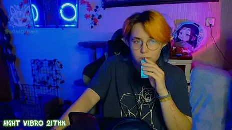 TrickyKitsune webcam stripchat model stream image
