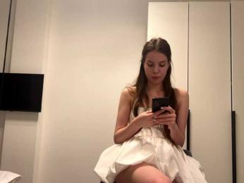 KamillaGlamour webcam model stream image