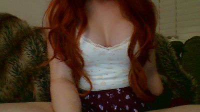 Tillybee webcam model stream image