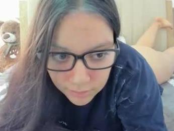 laracamille webcam preview