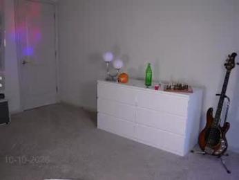 petitebrat webcam model stream image