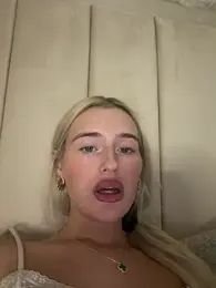 blondetart69 webcam stripchat model stream image