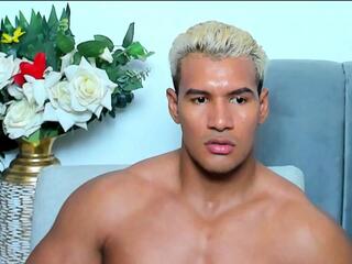 Cris Cruz webcam model stream image