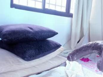 queen_yully webcam model stream image