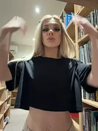 AlyssaFoxx_ webcam model stream image