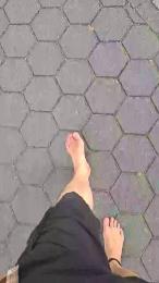 BarefootD webcam model stream image
