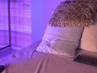 izzywild webcam model stream image