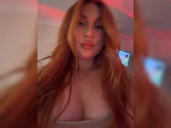 Stiflers_mom webcam model stream image