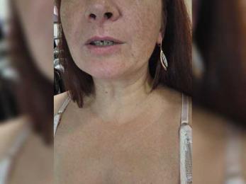 Flirt_Red webcam model stream image