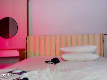 Oops_kiraa webcam model stream image
