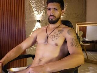 Dann Saenz webcam model stream image
