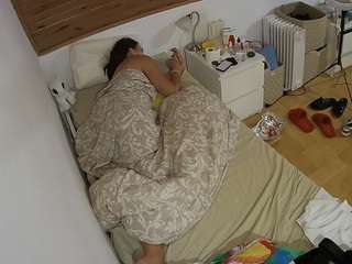 voyeurcam-julmodels-greybed-1 webcam model stream image