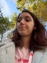 DollyTall webcam model stream image